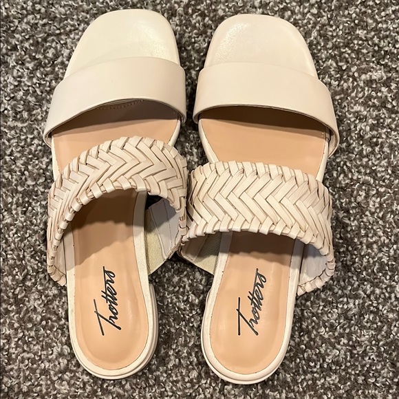 Trotters Nalane Cream Sandals with Woven Straps - Picture 1 of 3